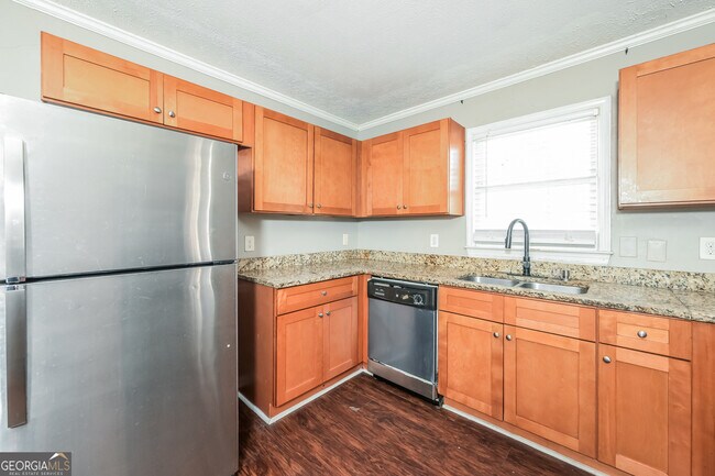 Building Photo - 908 Saybrook Cir NW