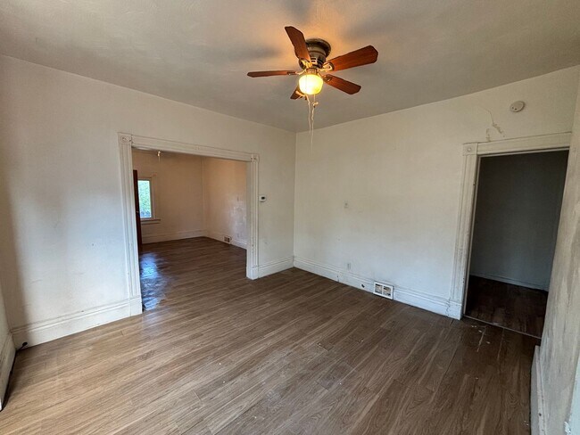 Building Photo - Rare 4 BR/ 2 BA Home with Multi-Generational Layout