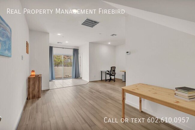 Building Photo - 2272 W Harmont Dr
