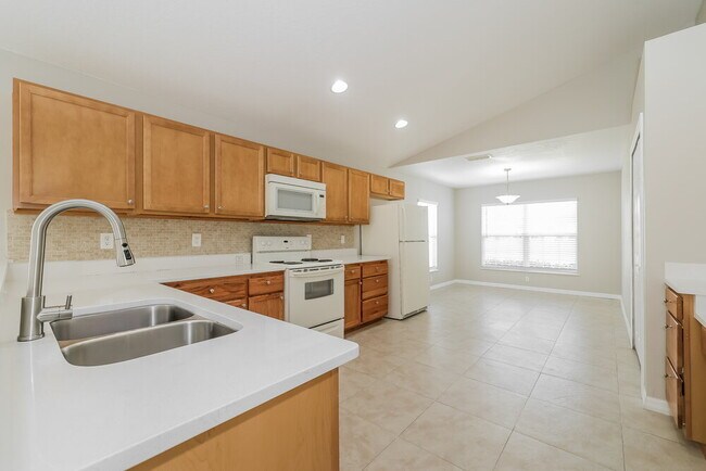 Building Photo - 3131 Linton Rd