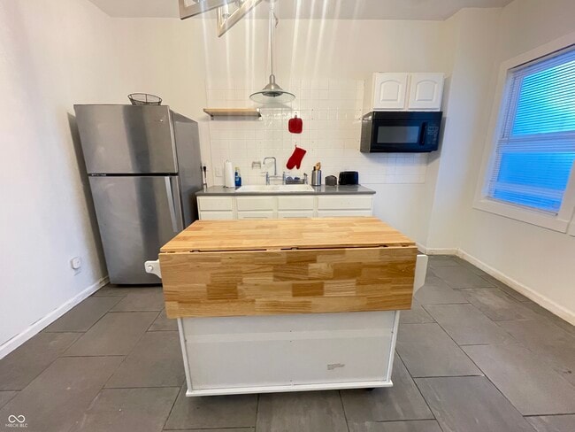 Building Photo - 3818 Central Ave