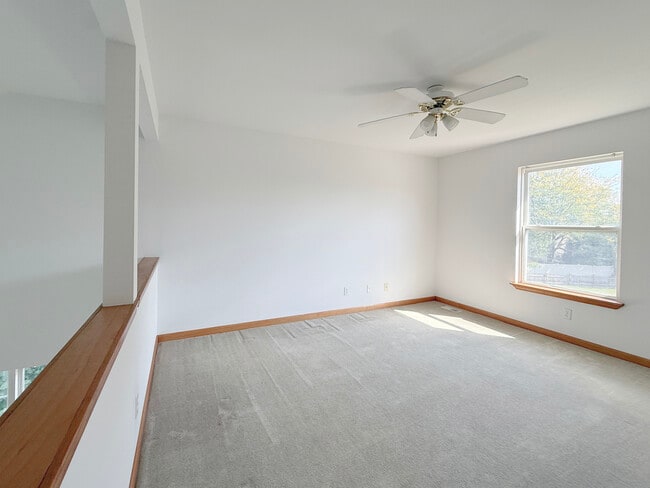 Building Photo - 1278 Knolls Ave S
