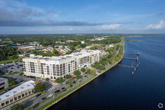 Aerial Photo - Gateway At Riverwalk