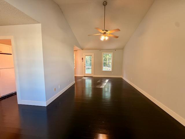 Building Photo - 1000 Meadowgreen Dr