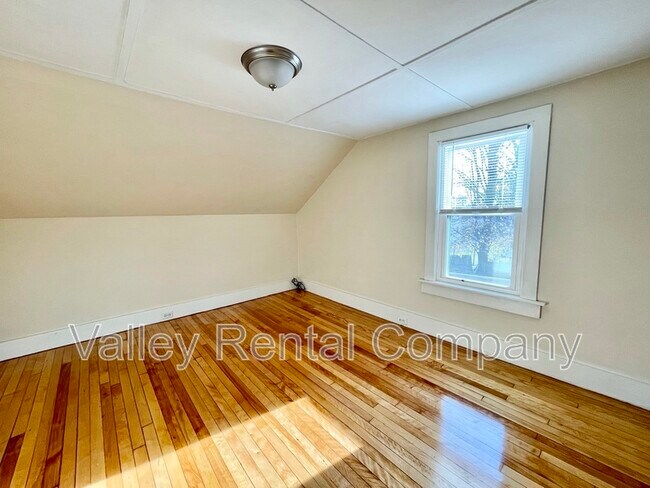 Building Photo - 41-43 High Street - 43