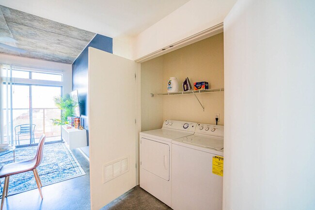 Building Photo - 888 N 4th St