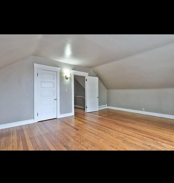 Building Photo - 4241 Langley Ave