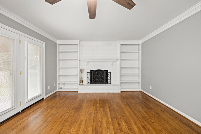 Building Photo - 2152 Sallee Dr