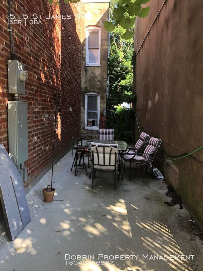 Building Photo - Renovated 5 Bed: New Patio & Backyard!