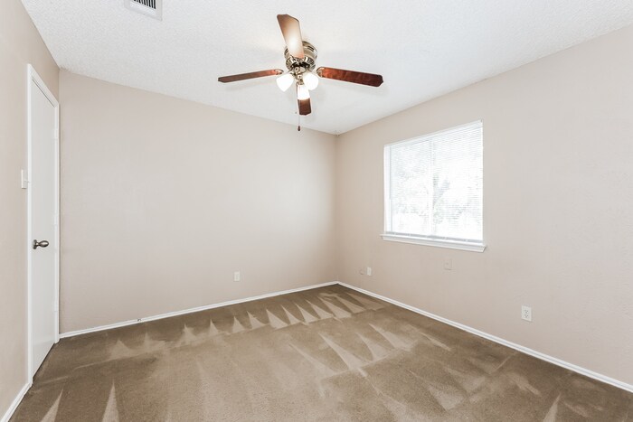 Building Photo - 804 Lovingham Dr