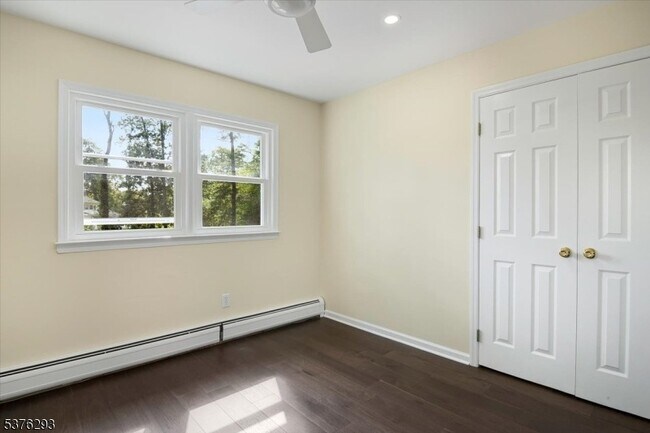 Building Photo - 21 New England Dr