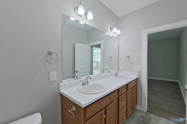 Building Photo - 344 White Oak Cir
