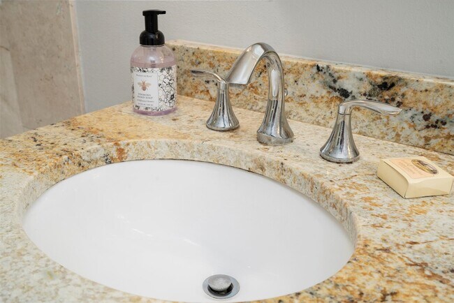 Building Photo - 36 White Bark Pl