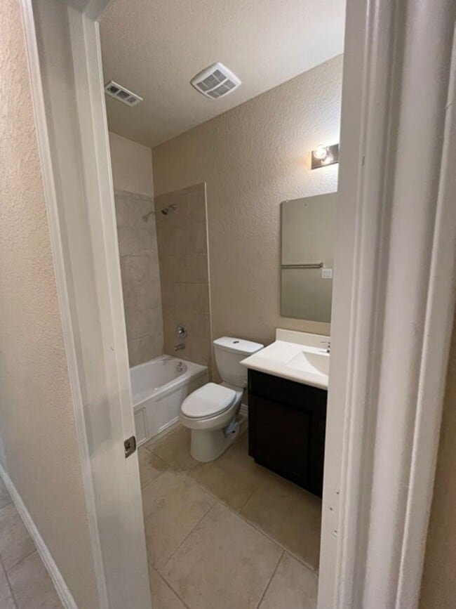 Building Photo - Move-In Ready! Stunning 1.5-Story Home wit...