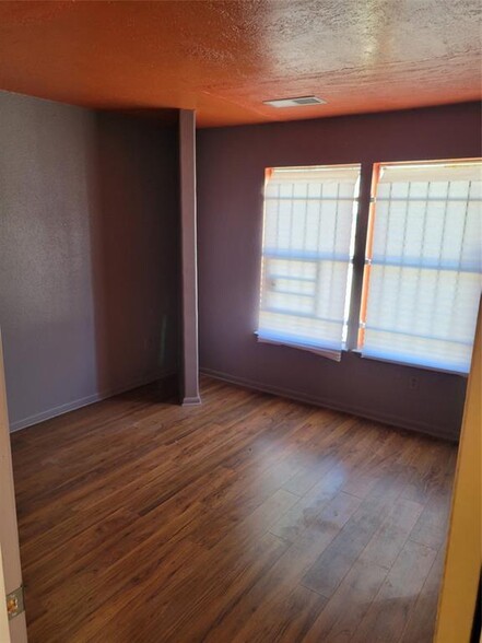 Building Photo - 12207 W Village Dr