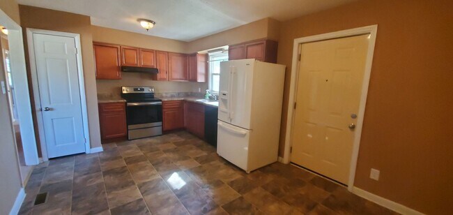 Building Photo - 2604 Aden Pl