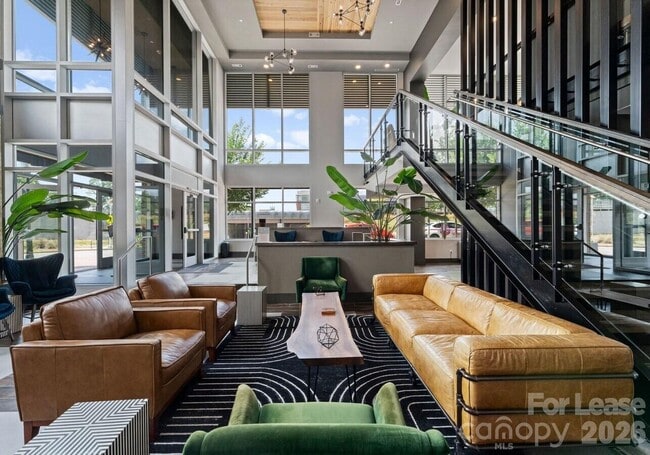 Building Photo - 500 W Trade St