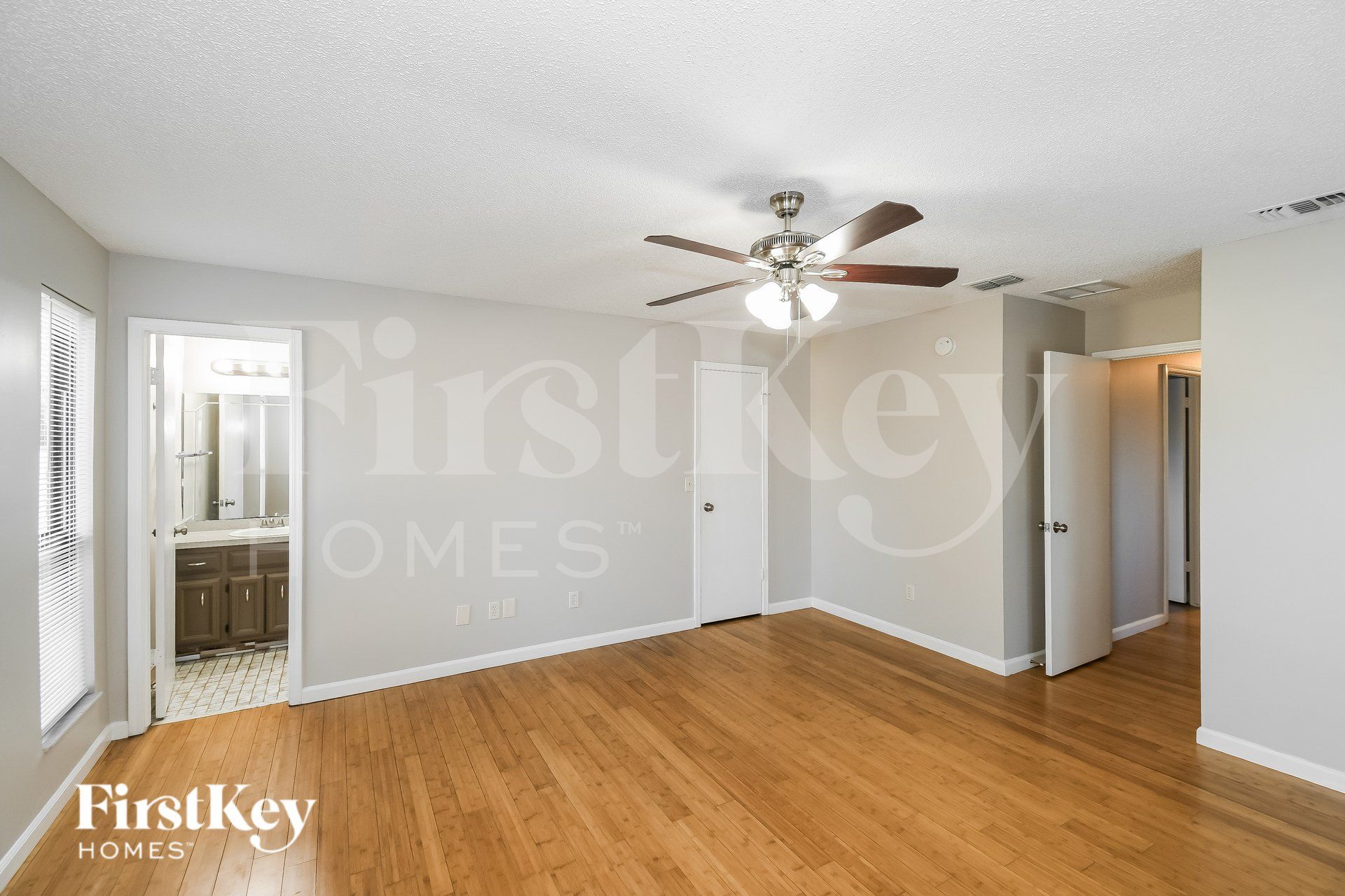 Building Photo - 2462 Ridgecrest Ave