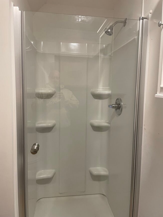 Building Photo - 74 Forest St