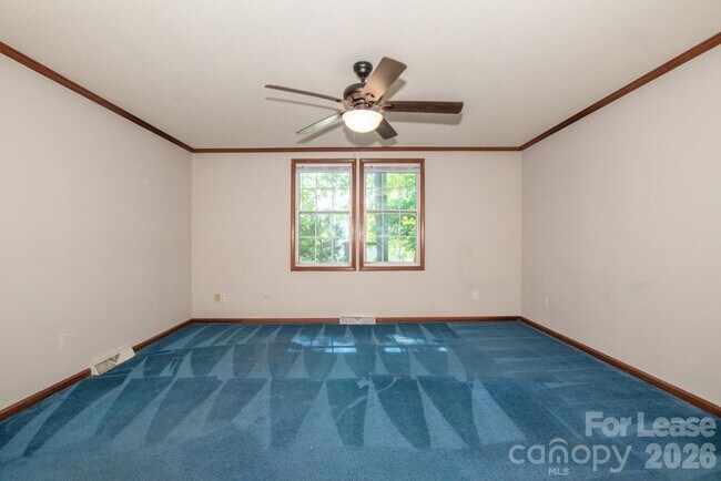 Building Photo - 447 Kemp Rd