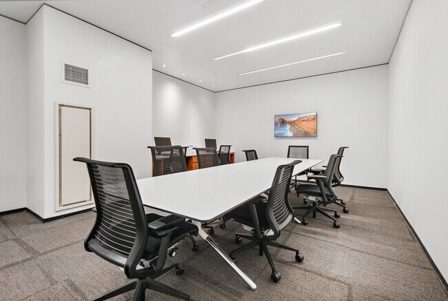 Building Photo - 77 HUDSON St