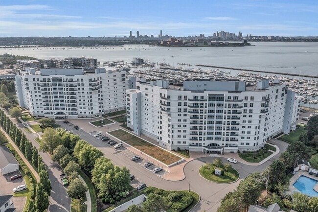Building Photo - 2001 Marina Dr