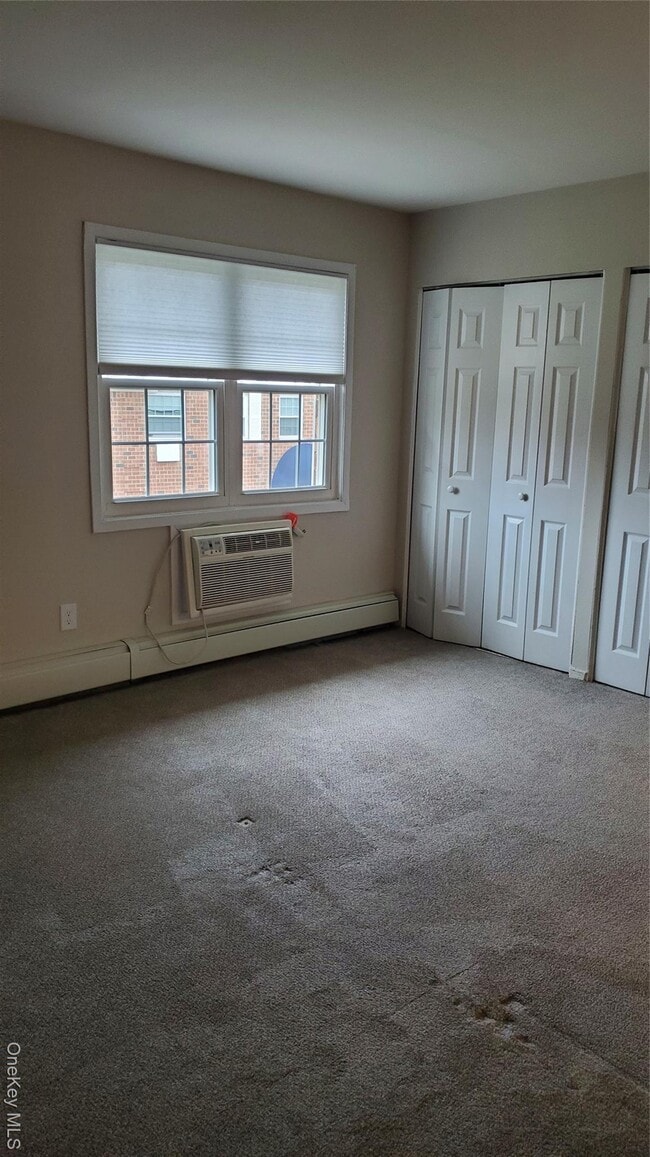 Building Photo - 460 Old Town Rd