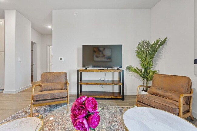 Building Photo - 5820 1/2 Cameron Road-SI FL4-ID1303394P