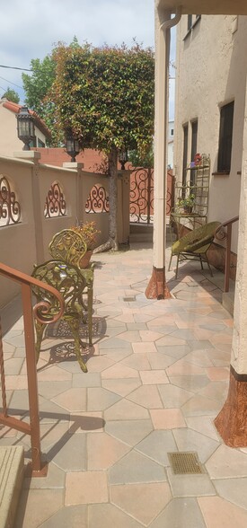 Back Patio - 1557 S Genesee Ave
