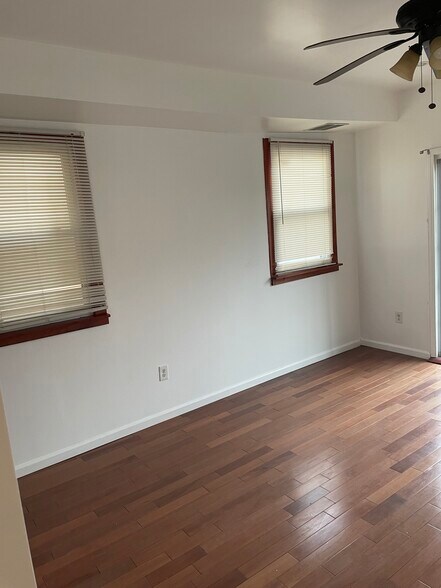 Building Photo - 2541 Grays Ferry Ave