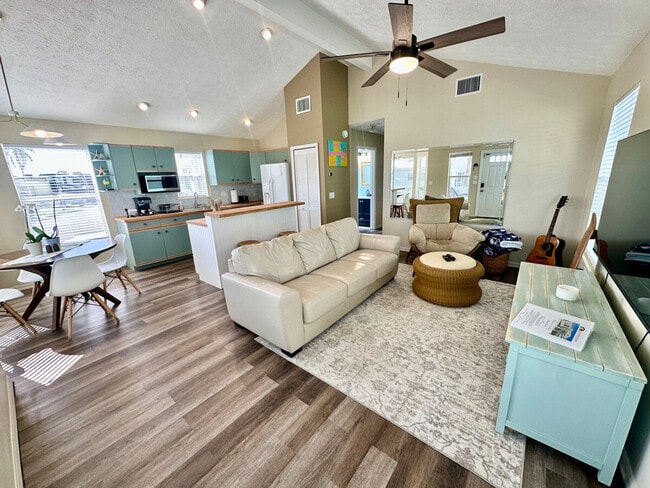 Building Photo - 115 Nettles Blvd