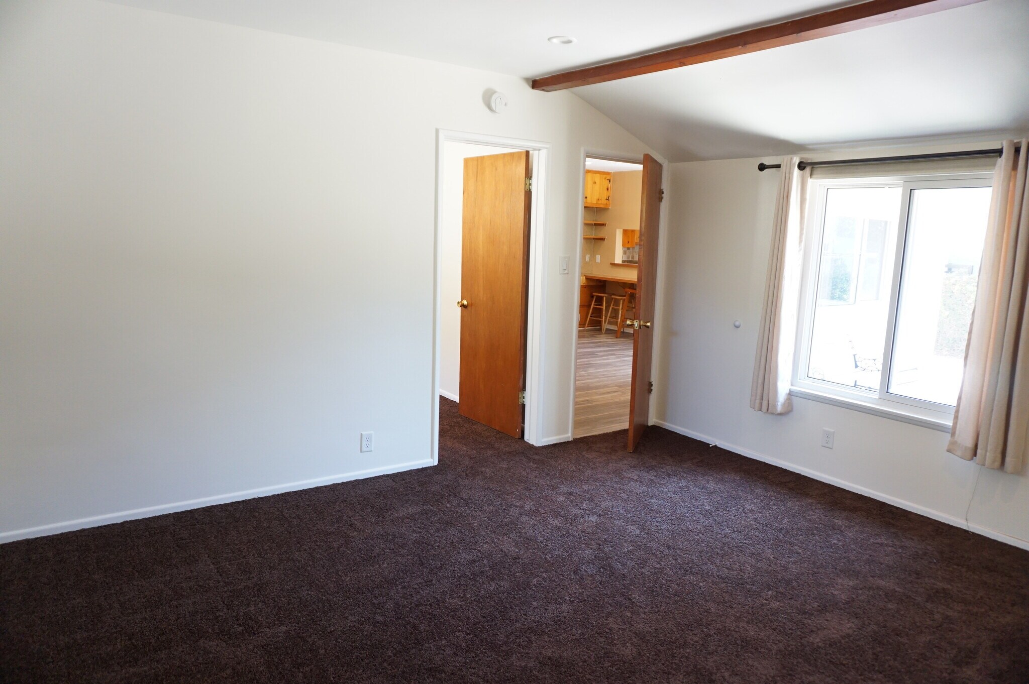 Building Photo - 10333 Jordan Ave