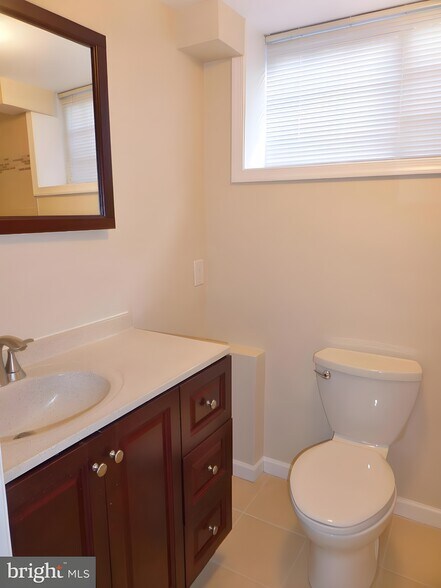 Building Photo - 5208 Heming Ave