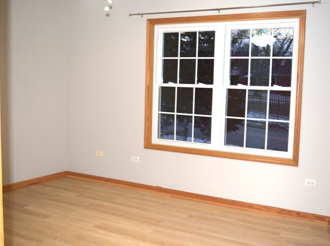 Building Photo - 800 Madison St