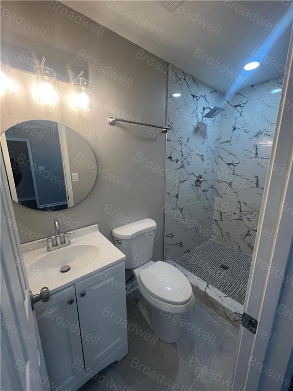 Building Photo - 1860 Broadwell St SW