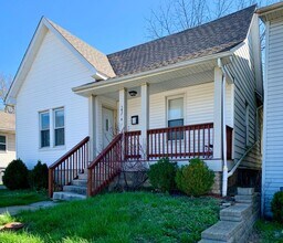 Building Photo - 3 BED home with rear patio available AUGUST!