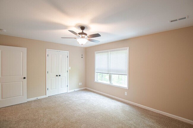 Building Photo - 222 Smithson Ln