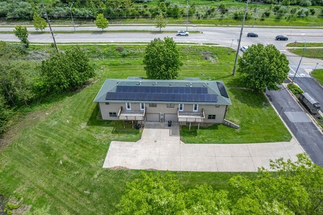 Building Photo - GEORGETOWN Duplex - SW Columbia – 3 Bed, 3...