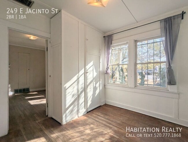 Building Photo - 249 E Jacinto St