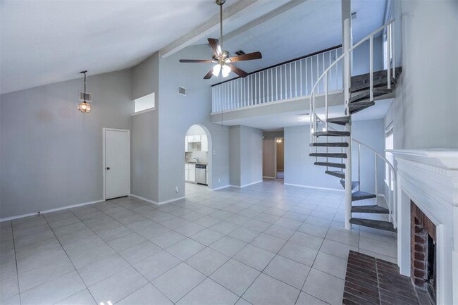 Building Photo - 9402 Calwood Cir