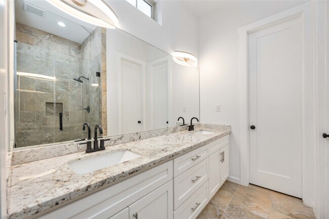 Building Photo - 14108 Bridgeport Rd