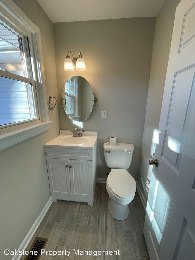 Building Photo - 3 br, 1.5 bath House - 1262 Woodcroft Road