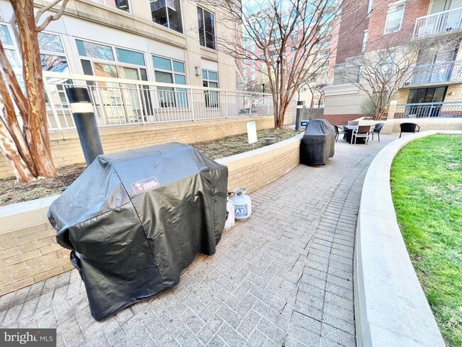 Building Photo - 3830 9th St N