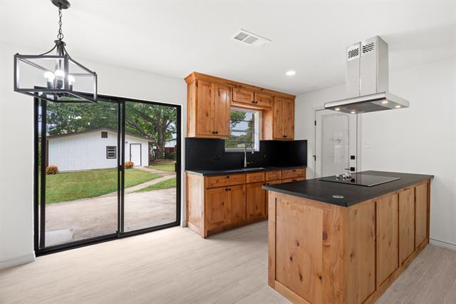 Building Photo - 103 N Summit St