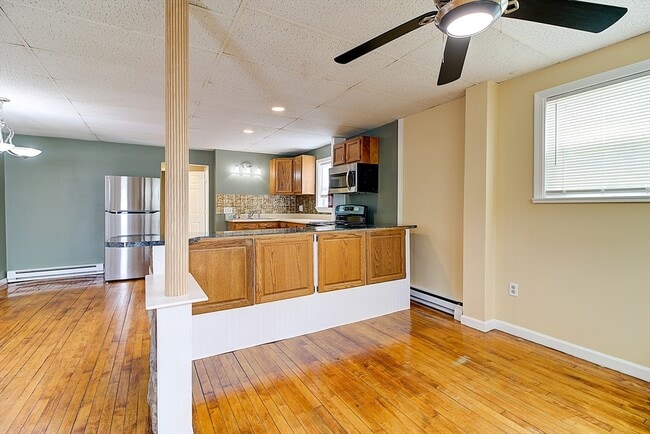 Building Photo - 39 Ruggles St