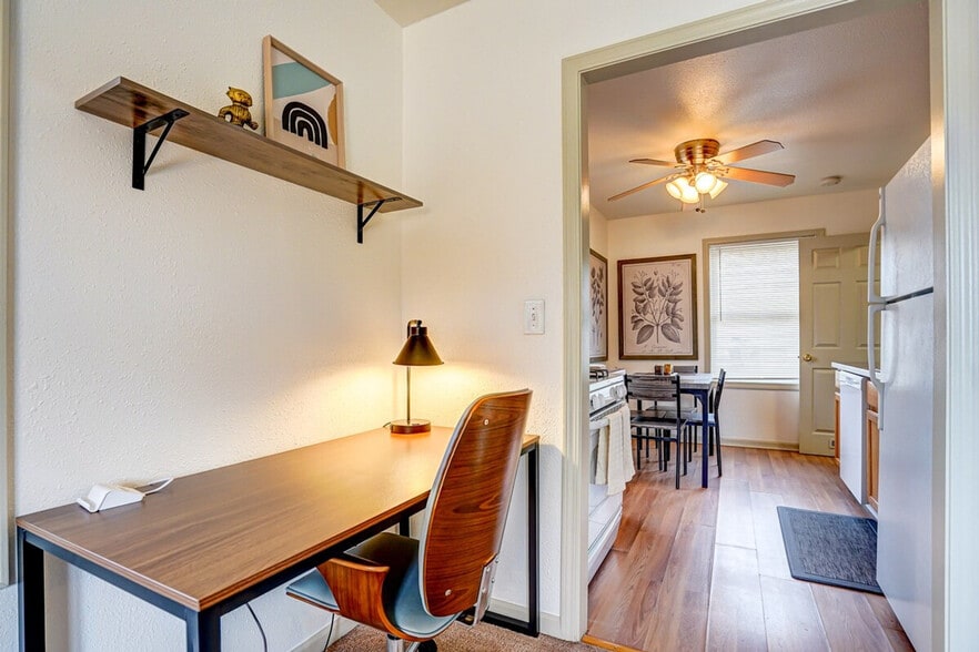 Building Photo - 5123 University Ave