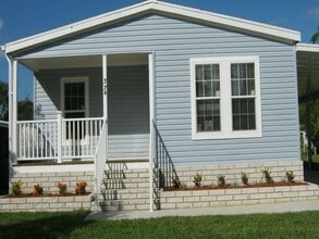 Building Photo - 374 Windsor Dr