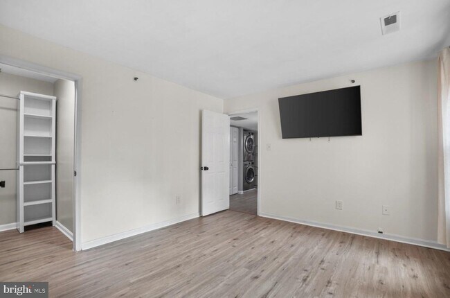 Building Photo - 4 Cedar Valley Pl