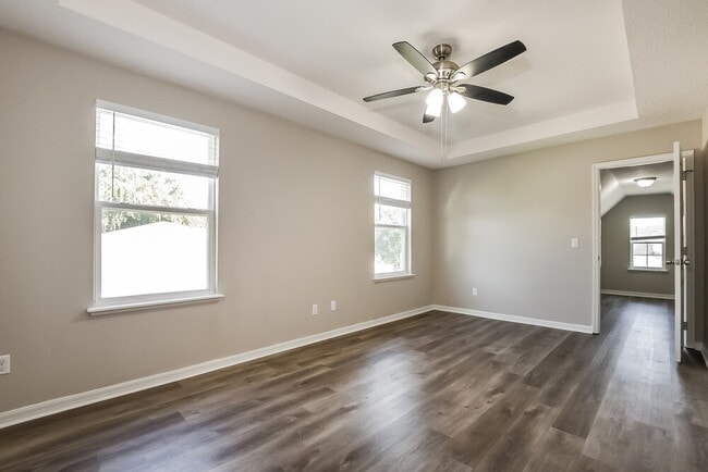 Building Photo - 1542 Sterns Dr