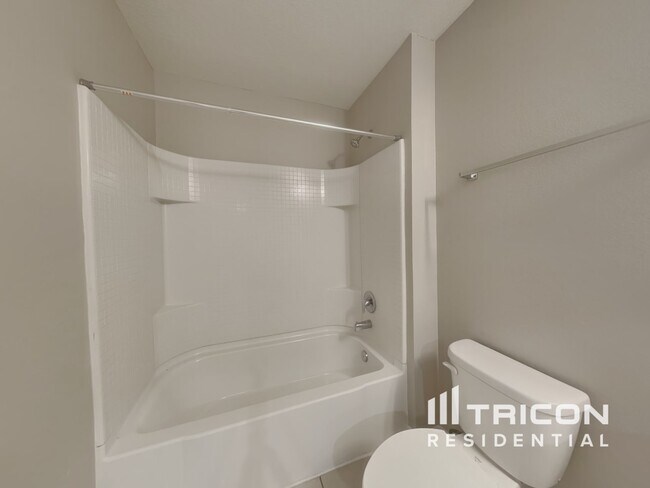 Building Photo - 2206 Rockmart Loop